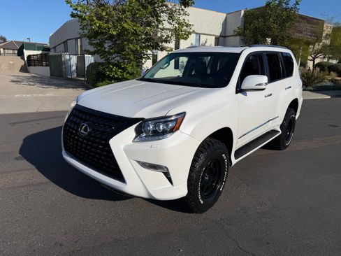 Used 2017 Lexus GX 460 Premium image 2