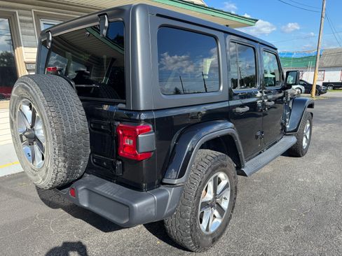 Used 2019 Jeep Wrangler 4WD Unlimited Sahara image 6