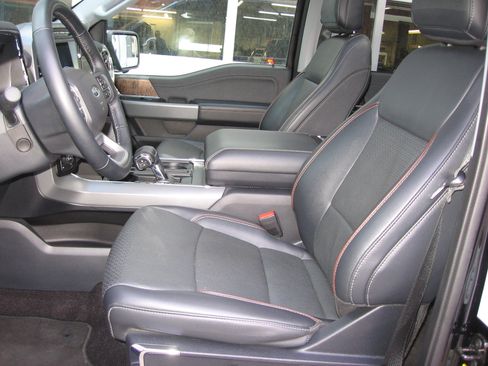 Used 2021 Ford F150 Lariat image 6