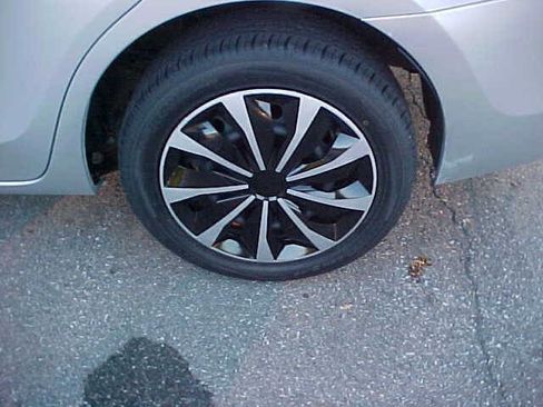 Used 2014 Toyota Corolla LE image 8