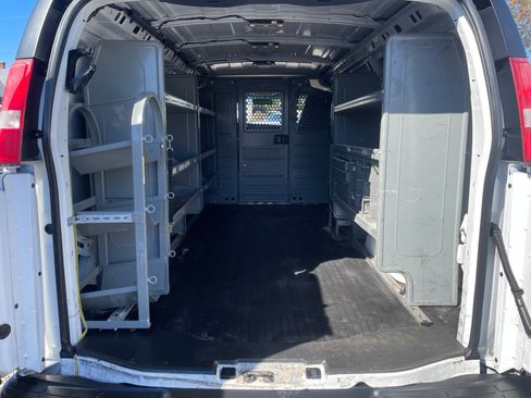 Used 2017 Chevrolet Express 2500 image 7