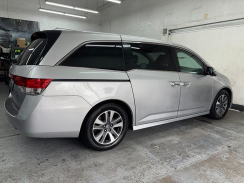 Used 2015 Honda Odyssey Touring image 4