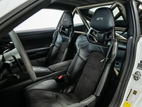 Used 2015 Porsche 911 GT3 image 12
