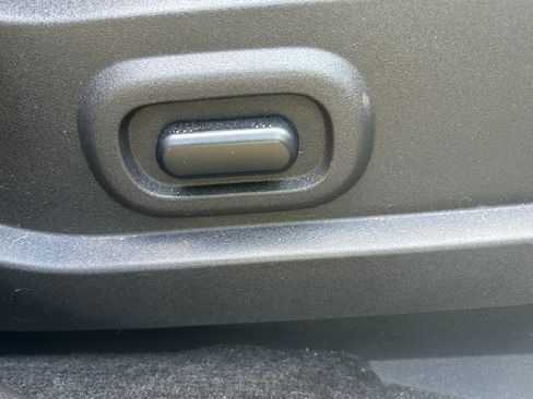 Used 2011 Ford Edge Limited image 29