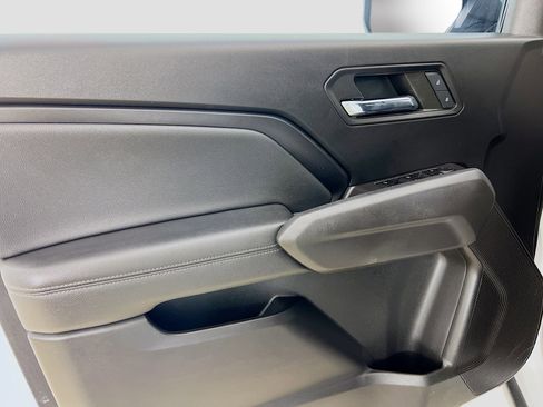 Used 2023 Chevrolet Colorado LT image 18