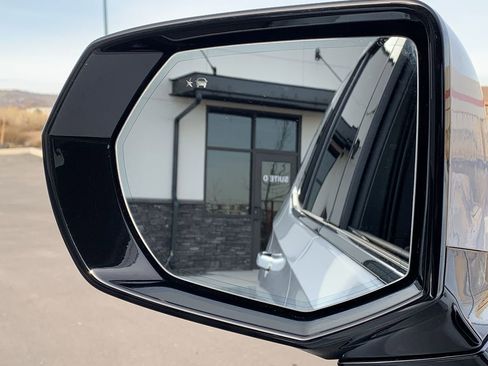 Used 2021 GMC Yukon Denali image 15