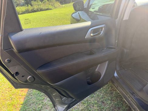 Used 2017 Nissan Pathfinder 4WD image 35