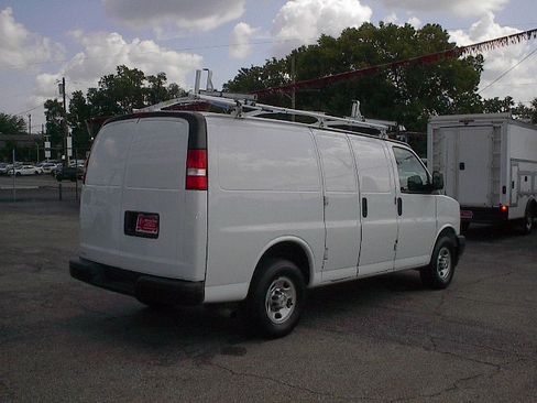 Used 2020 Chevrolet Express 3500 UNAVAIL RWD image 4