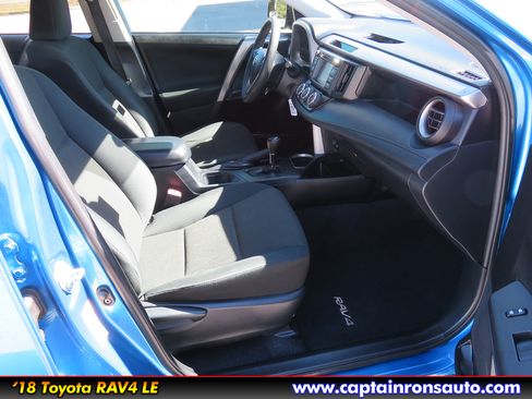 Used 2018 Toyota RAV4 LE image 8