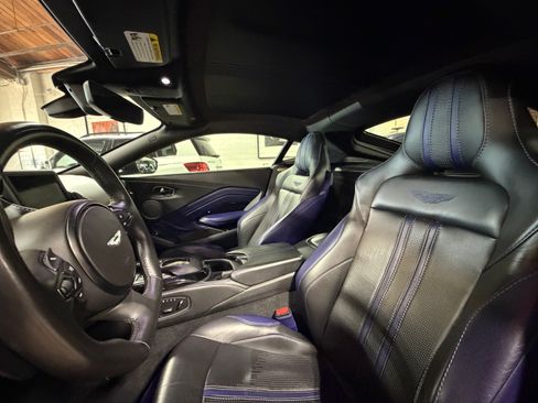 Used 2019 Aston Martin V8 Vantage Coupe RWD image 2