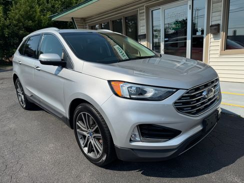 Used 2019 Ford Edge AWD Titanium image 2
