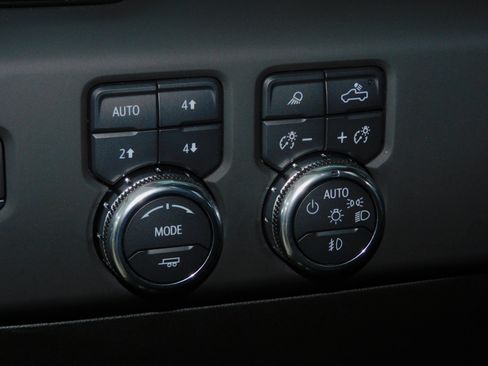 Used 2025 GMC Sierra 1500 4x4 Crew Cab Denali image 32