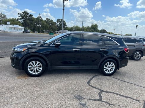 Used 2019 Kia Sorento FWD image 1