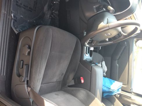 Used 2010 Ford Explorer XLT image 11