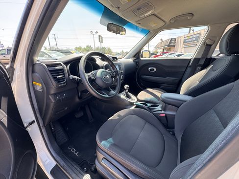 Used 2015 Kia Soul UNAVAIL FWD image 16