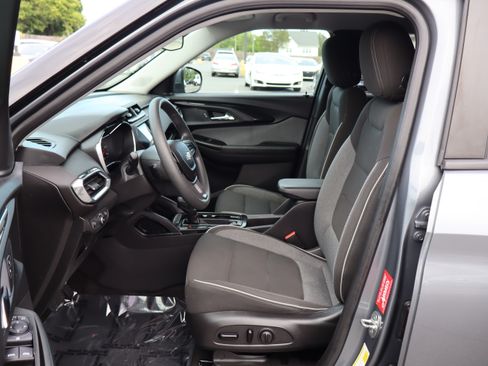 Used 2021 Chevrolet TrailBlazer FWD LT image 12