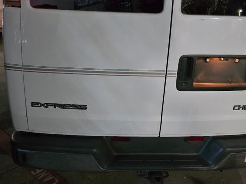 Used 1999 Chevrolet Express 1500 image 44