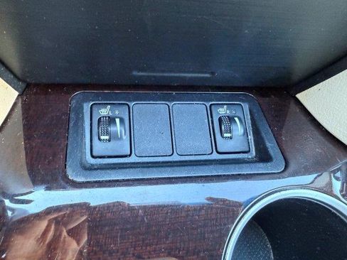 Used 2013 Toyota Camry XLE image 21