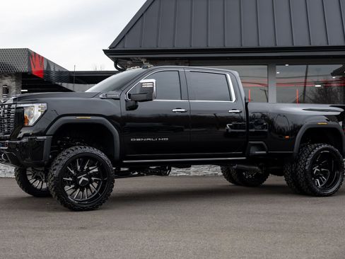 Used 2026 GMC Sierra 3500 Denali Ultimate image 7