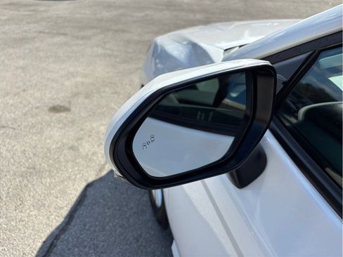 Used 2025 Toyota Camry LE image 15