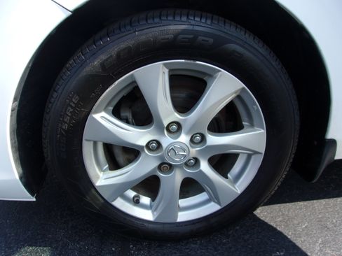 Used 2011 MAZDA MAZDA3 i Touring Sedan FWD image 9