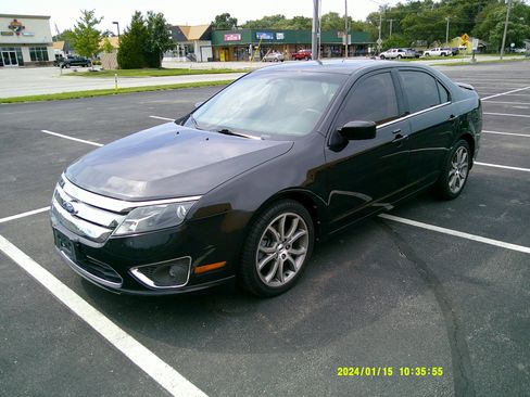 Used 2012 Ford Fusion SEL image 2