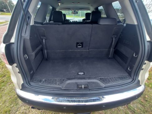Used 2011 GMC Acadia SL image 13