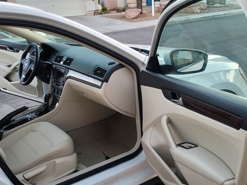 Used 2013 Volkswagen Passat 2.5 SE image 12