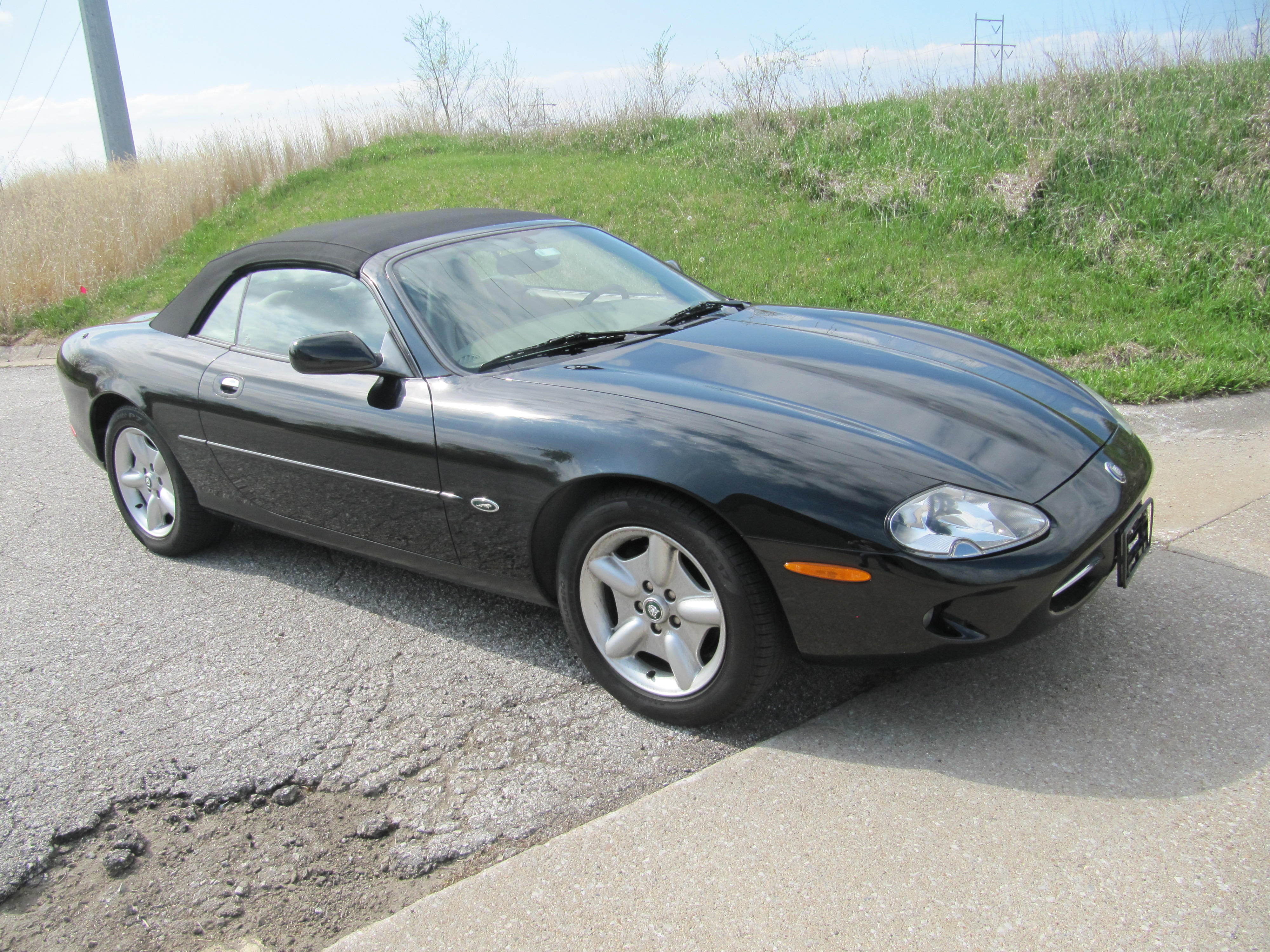 Used 1999 Jaguar XK8 RWD image 10