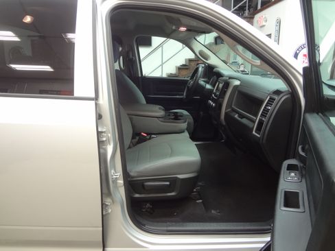 Used 2017 RAM 1500 Express image 17