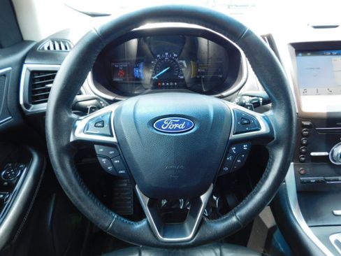 Used 2018 Ford Edge FWD Titanium image 15