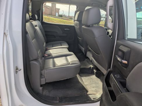 Used 2017 Chevrolet Silverado 3500 W/T image 6