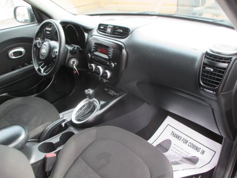 Used 2015 Kia Soul + image 3