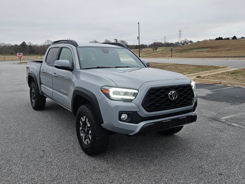 Used 2020 Toyota Tacoma image 6