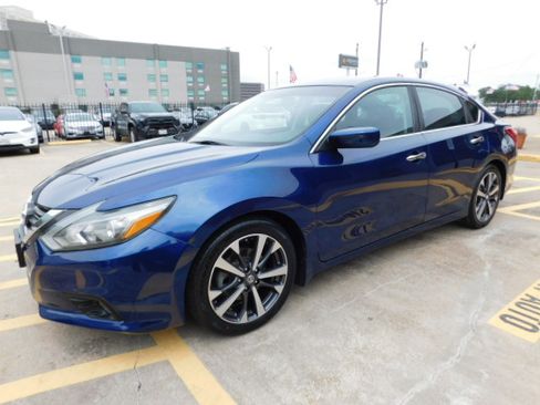 Used 2016 Nissan Altima 2.5 SR FWD image 4