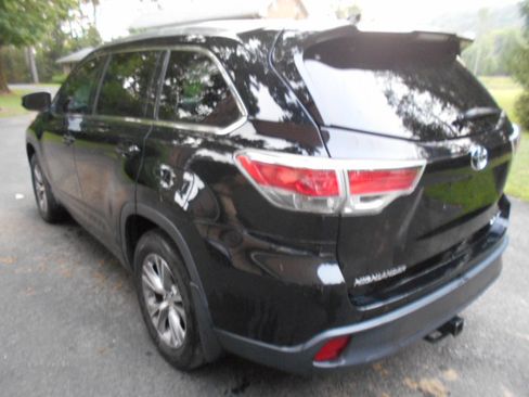 Used 2014 Toyota Highlander AWD XLE V6 image 4