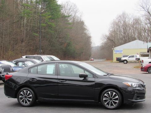 Used 2022 Subaru Impreza 2.0i Premium image 16
