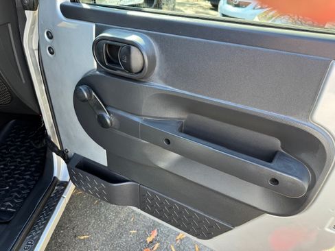 Used 2010 Jeep Wrangler Sport image 12