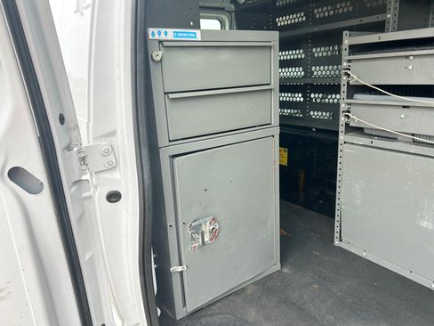 Used 2010 Ford E-250 and Econoline 250 image 15