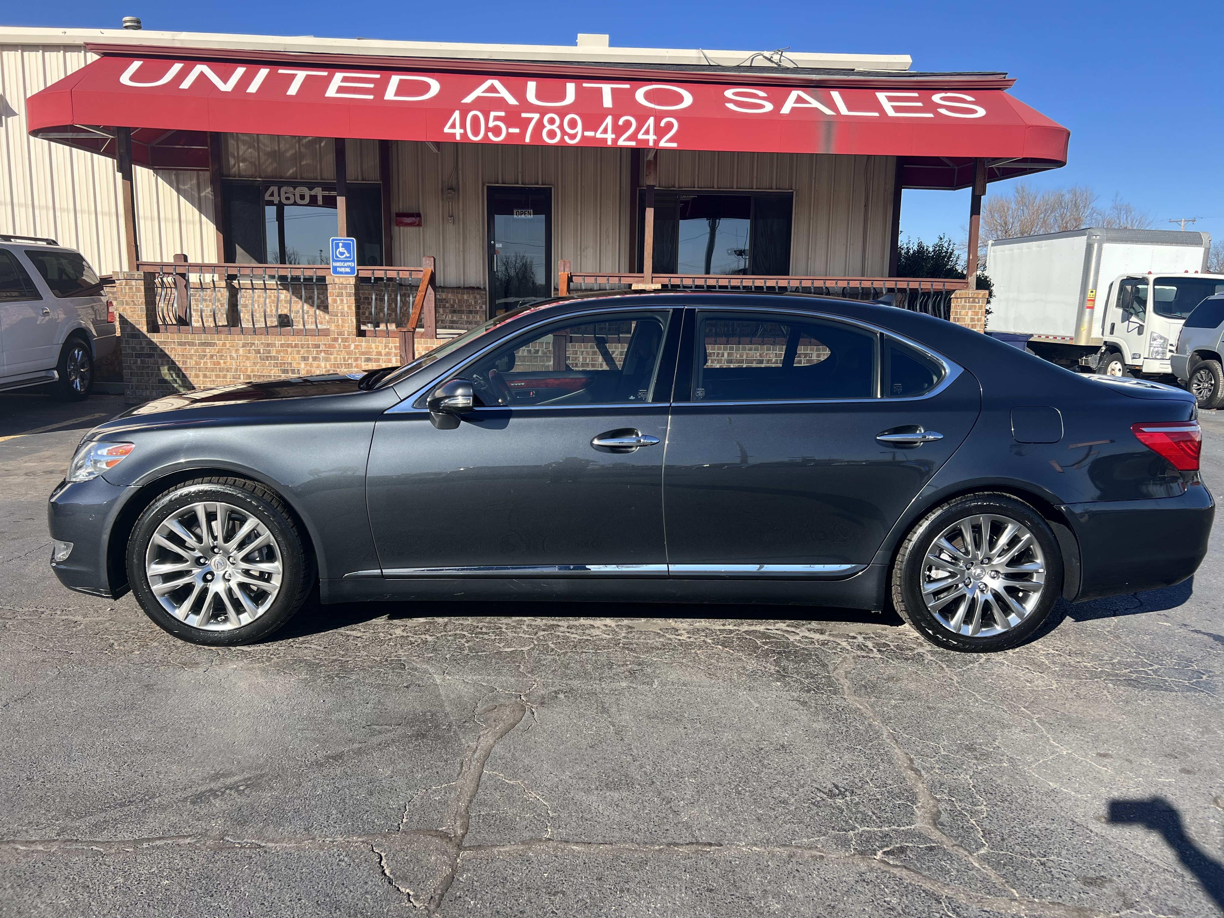 Used 2010 Lexus LS 460 L RWD image 1