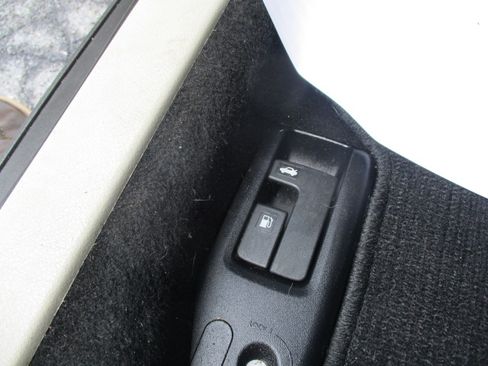 Used 2010 Subaru Impreza 2.5i Premium image 39