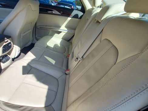 Used 2015 Lincoln MKZ image 7