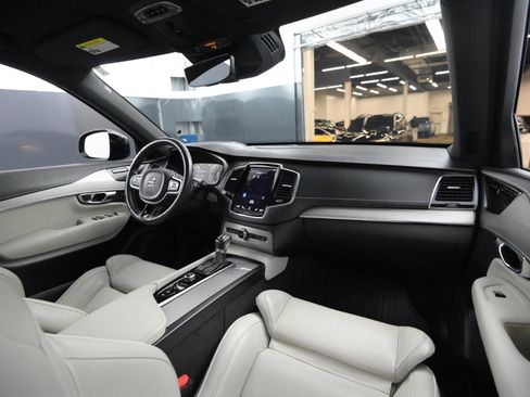 Used 2020 Volvo XC90 T6 R-Design image 55