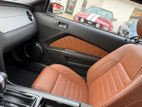 Used 2012 Ford Mustang Premium image 12