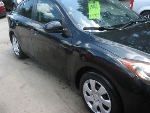 Used 2013 MAZDA MAZDA3 i SV Sedan FWD image 3