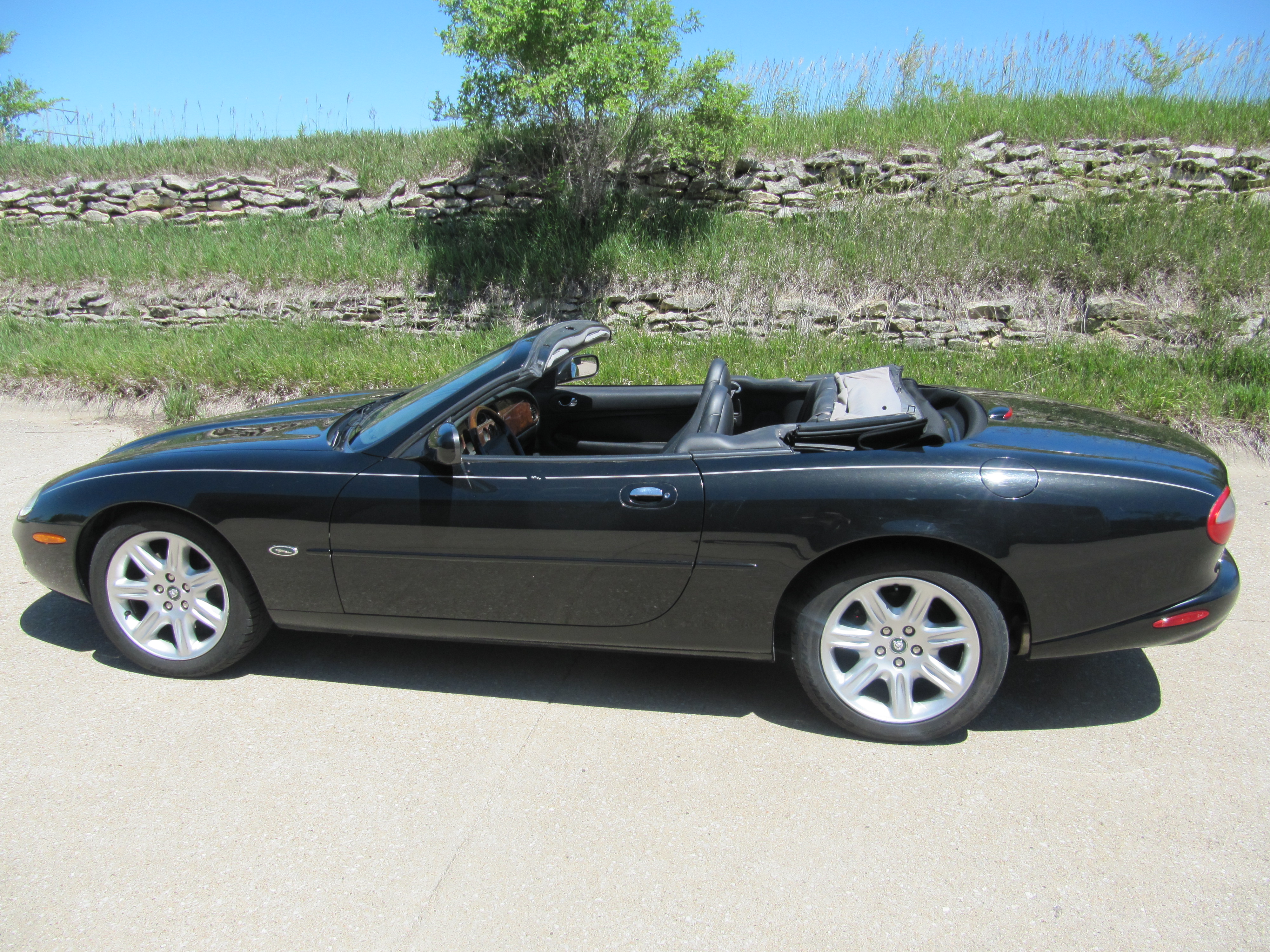 Used 2000 Jaguar XK8 Convertible RWD image 12