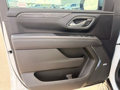 Used 2023 GMC Yukon XL 4WD SLT image 20