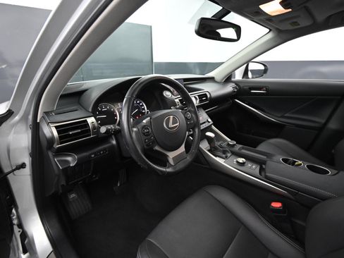Used 2016 Lexus IS 300 image 33