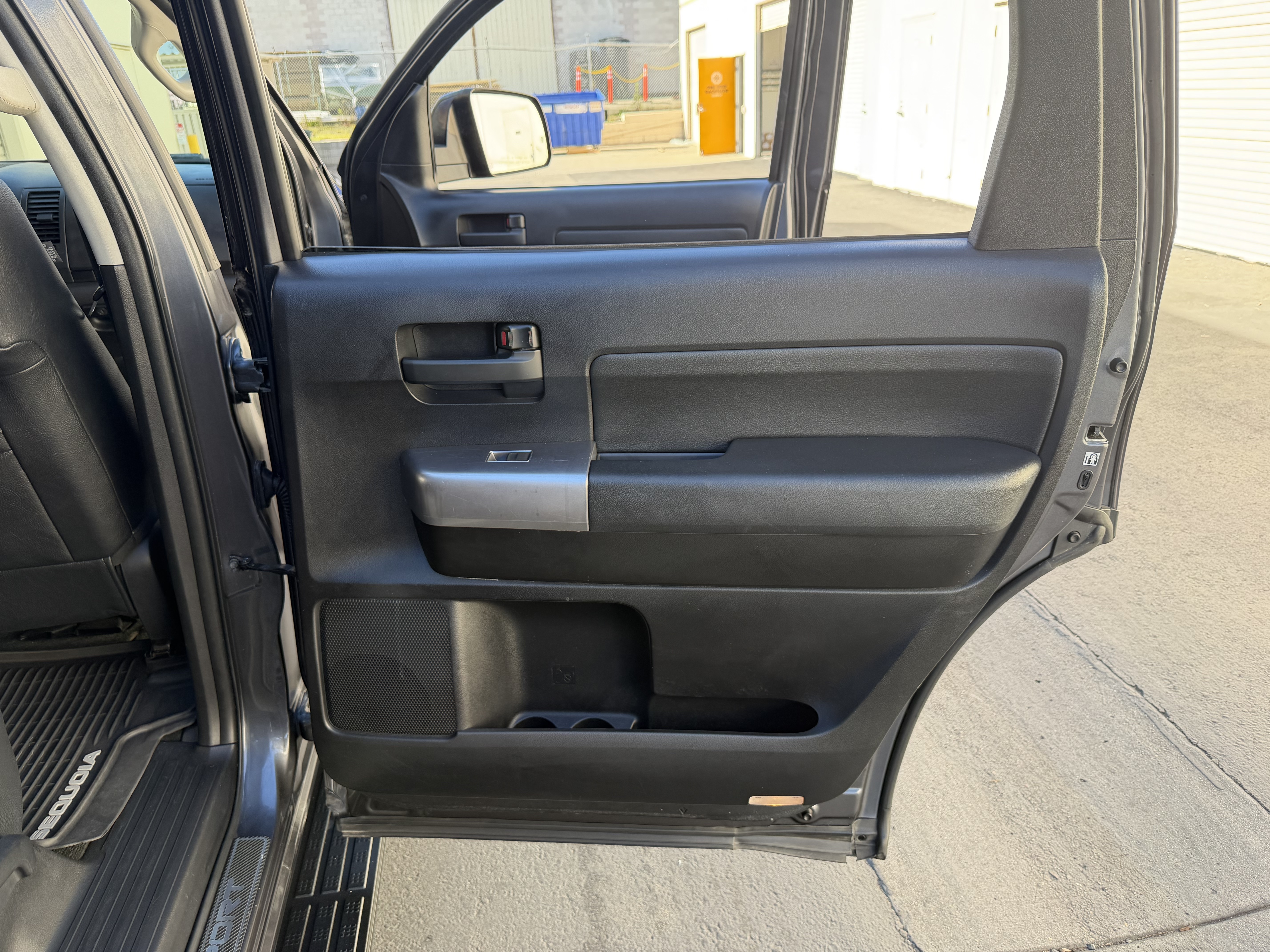 Used 2018 Toyota Sequoia TRD Sport AWD/4WD image 16