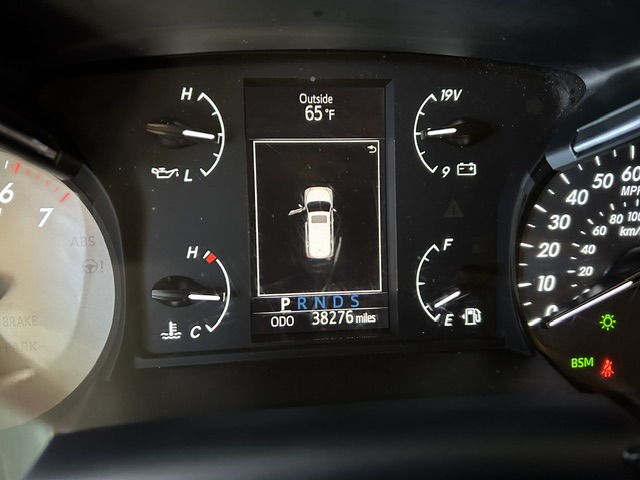 Used 2018 Toyota Sequoia 4WD SR5 image 9